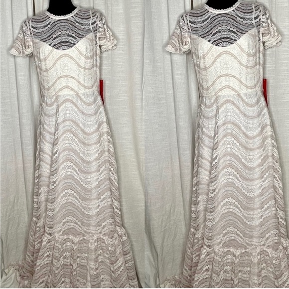 Wedding gown, cream/ivory. - Picture 3 of 5